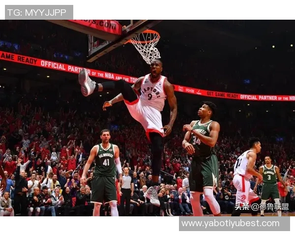 字母哥训练中展现惊人弹跳轻松完成大风车扣篮引发球迷热议