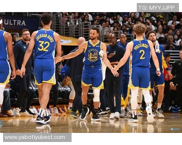 波杰姆斯基谈控卫职责:平衡球权分配与保持个人节奏的重要性 波杰姆斯基谈控卫职责:平衡球权分配与保持个人节奏的重要性