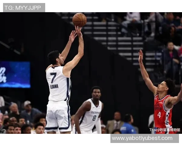 小卡下半场状态回暖期待发力助球队逆转局势