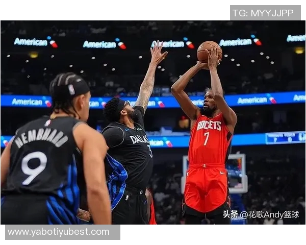 哈达威被阿门犯规引争议KD称队友认为是自我绊倒所致