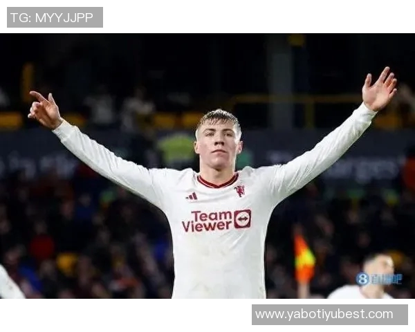 霍伊伦客场大放异彩两射一传助球队领跑小组赛喜悦无比